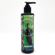 The 250 ml Brightwell Blackwater Clear features a sleek green and black label emphasizing humic substances for shrimp and freshwater fish. A convenient pump dispenser ensures straightforward usage, highlighting its benefits effectively.
