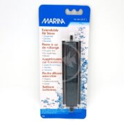 The MARINA EXTENDABLE AIR STONE 5.5 (14 CM) packaging showcases a vibrant blue design with multilingual text, depicting the air stone against a lively bubble-filled background to highlight its functionality and versatility.