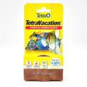 The TETRA TETRAVACATION Tropical Feeding Block packaging is vibrant yellow with fish images, promising quality nutrition for your aquatic friends. A single block provides nourishment for up to 14 days. Net weight: 1.06 oz (30 g).
