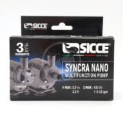 The SICCE SYNCRA NANO box showcases two images labeled Submerged and In-line, features a 3-year guarantee, a max head (H MAX) of 0.7m (2.3 ft), a max flow rate (Q MAX) of 430 l/h (110 US gph), and is proudly made in Italy.