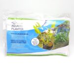 Aquascape Aquatic Planter packaging, showing images of a planted pond and a close-up of a planter with green aquatic plants. Text highlights features in English and French for fitting plants in tight pond spaces.