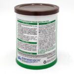 A white cylindrical container with a green lid holds HIKARI FREEZE DRIED DAPHNIA .42 OZ (12G), featuring product info, ingredients, guaranteed analysis, and company details on the label.